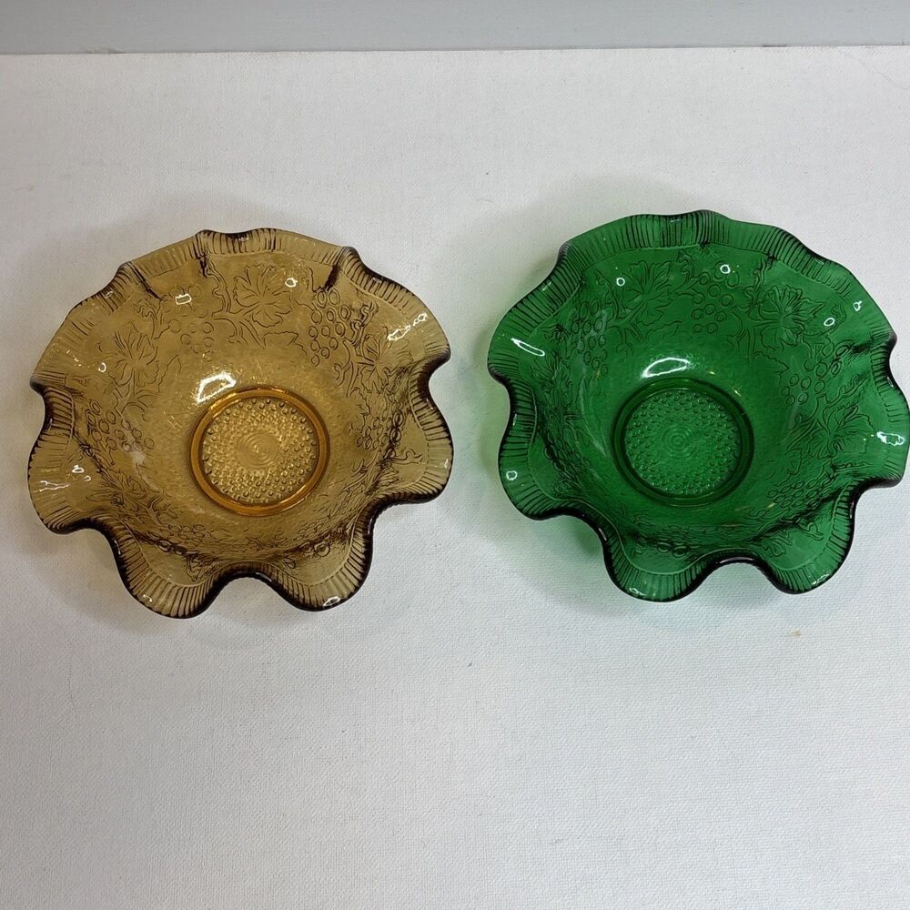 Vintage Green Amber Glass Ruffled Bowls Grapevine Pattern Candy Dish Set 2 - Picture 2 of 16